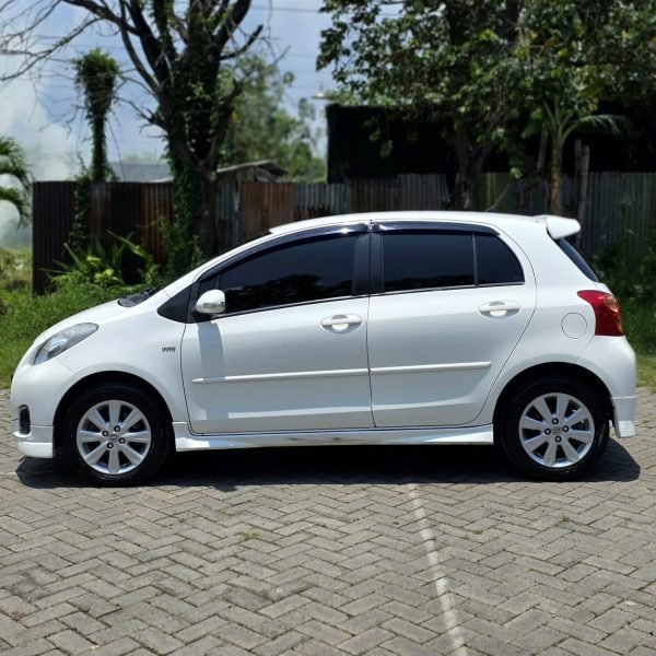 TOYOTA YARIS TRD LIMITED MATIC 2012 - Gambar 2