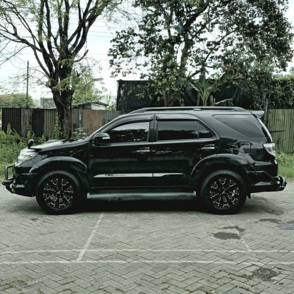 FORTUNER VNT TRD 2014 AT DIESEL - Gambar 3