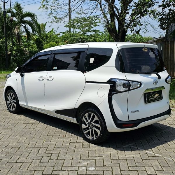 TOYOTA SIENTA V MATIC 2018 - Gambar 2