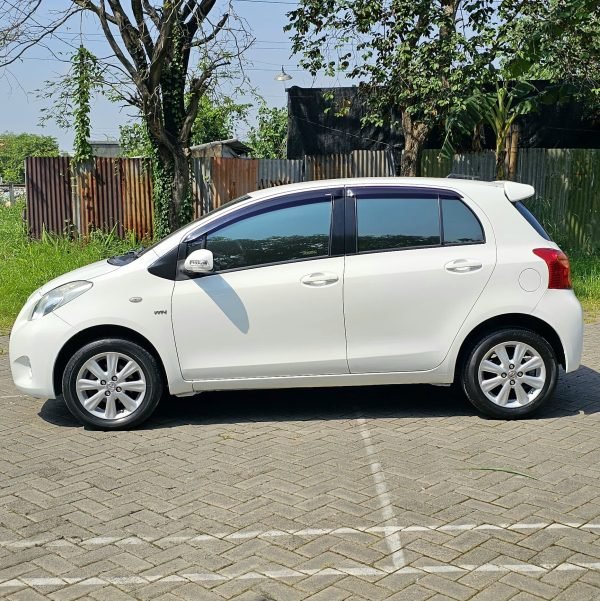 TOYOTA YARIS J MATIC 2012 - Gambar 3