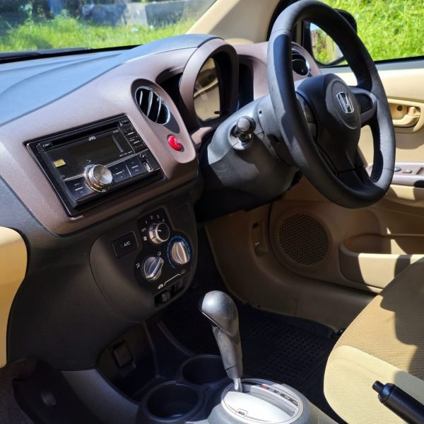 HONDA BRIO E MATIC 1.3 CBU 2012 - Gambar 4