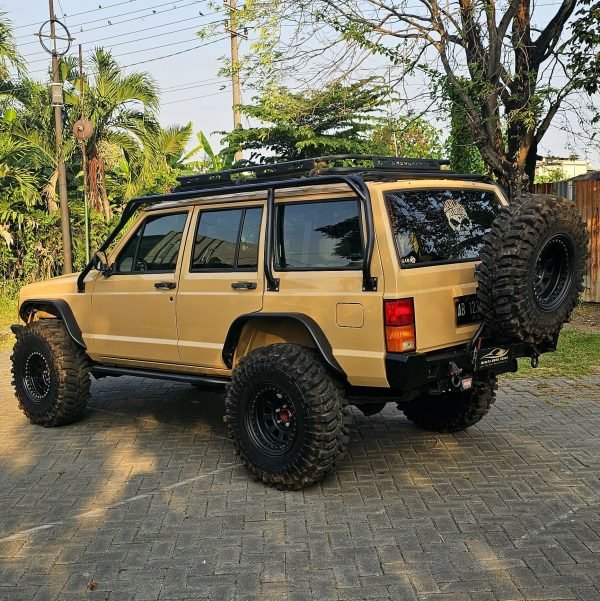 CHEROKEE LIMITED USA AT 4X4 1995 - Gambar 5
