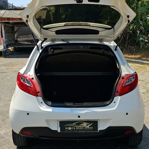 MAZDA 2 SPORTY MATIC 2012 - Gambar 3