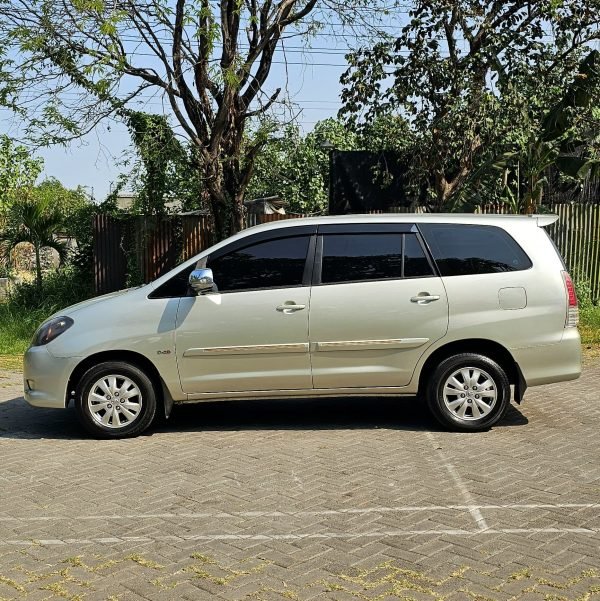 TOYOTA KIJANG INNOVA G MATIC DIESEL 2010 - Gambar 2