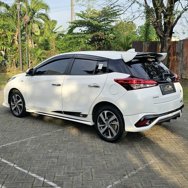 TOYOTA YARIS GR MATIC 7 AIRBAG 2022 - Gambar 4